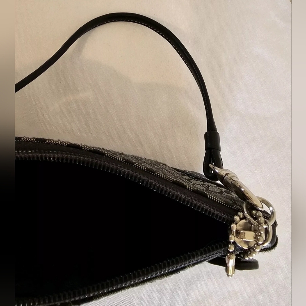 Coach | Vintage Canvas & Leather Wristlet Purse | Signature Monogram Pattern - Picture 15 of 16